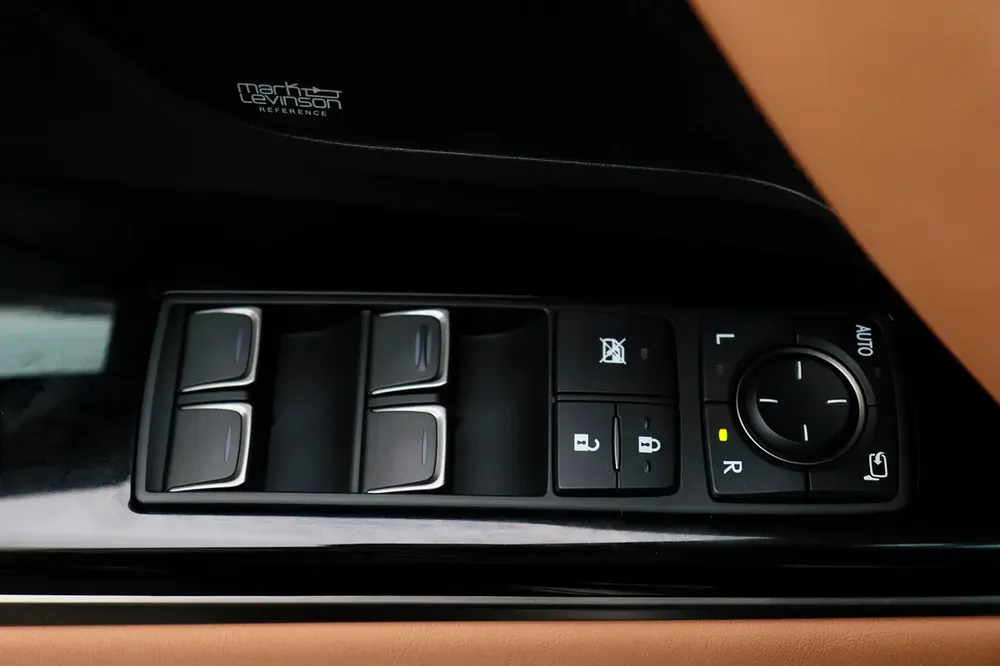 **Ramadan offer** LEXUS 2024 LX SUV P 3.5L T AT Signature - Image 18