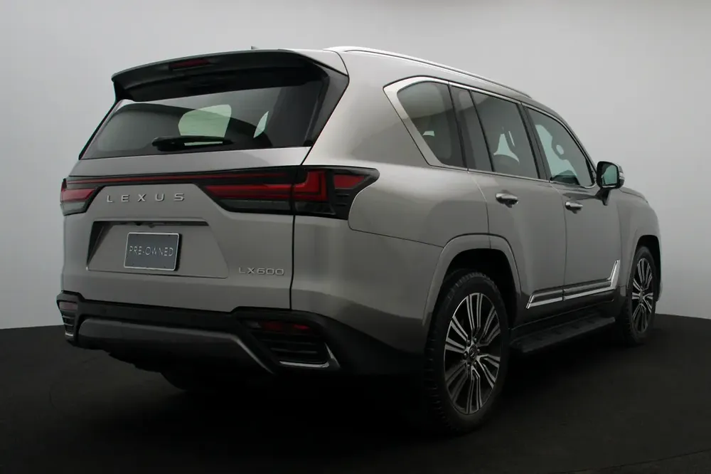 **Ramadan offer** LEXUS 2024 LX SUV P 3.5L T AT Signature - Image 4