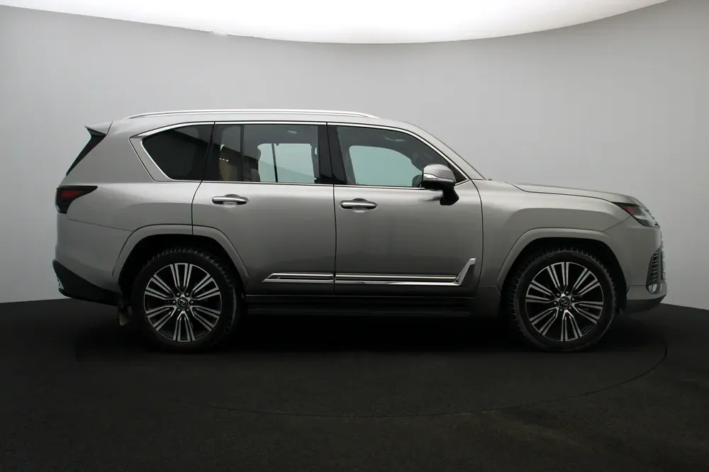 **Ramadan offer** LEXUS 2024 LX SUV P 3.5L T AT Signature - Image 5
