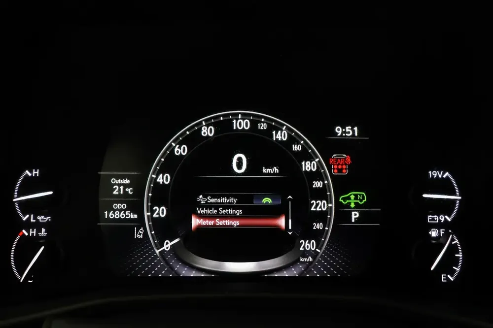 **Ramadan offer** LEXUS 2024 LX SUV P 3.5L T AT Signature - Image 9