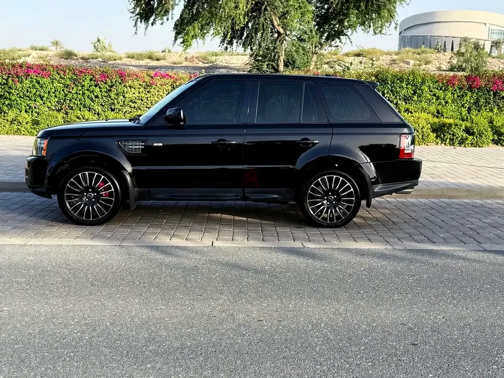 DRIVEN BY FRENCH LADY TEACHER, V8 SUPERCHARGED EDITION FULL OPTION REGULARLY MAINTAINED GCC s LOW KM - Image 10