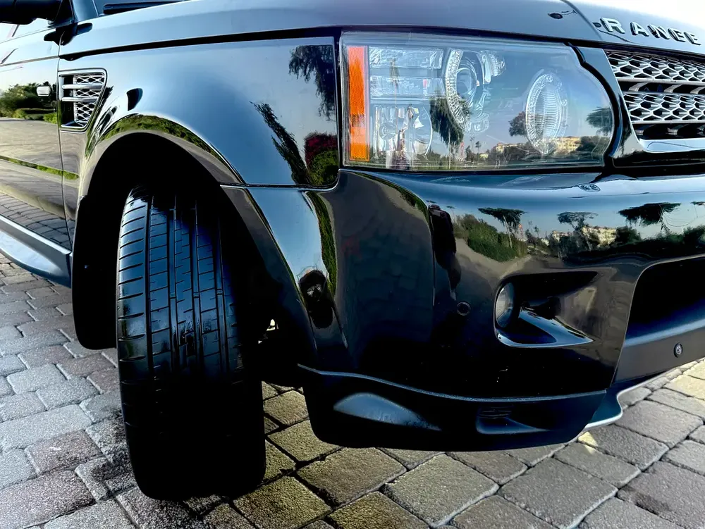 DRIVEN BY FRENCH LADY TEACHER, V8 SUPERCHARGED EDITION FULL OPTION REGULARLY MAINTAINED GCC s LOW KM - Image 14