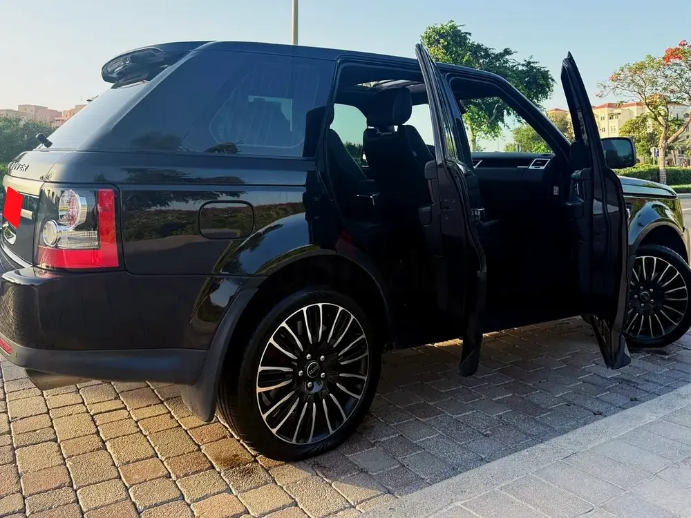 DRIVEN BY FRENCH LADY TEACHER, V8 SUPERCHARGED EDITION FULL OPTION REGULARLY MAINTAINED GCC s LOW KM - Image 16