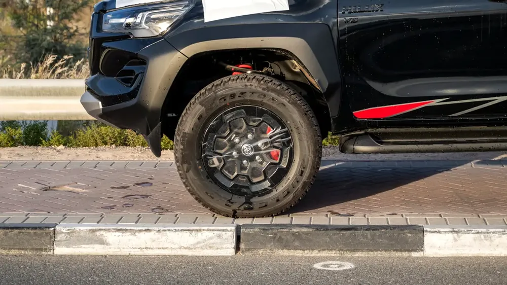 Toyota Hilux GRS 4.0L Pickup 2026 GCC Specs - Image 7