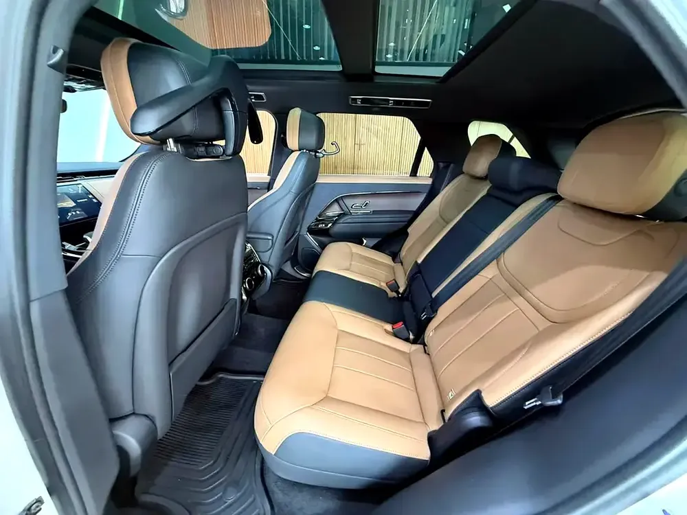 2024 Land Rover Range Rover Sport P400 Dynamic HSE - Image 10