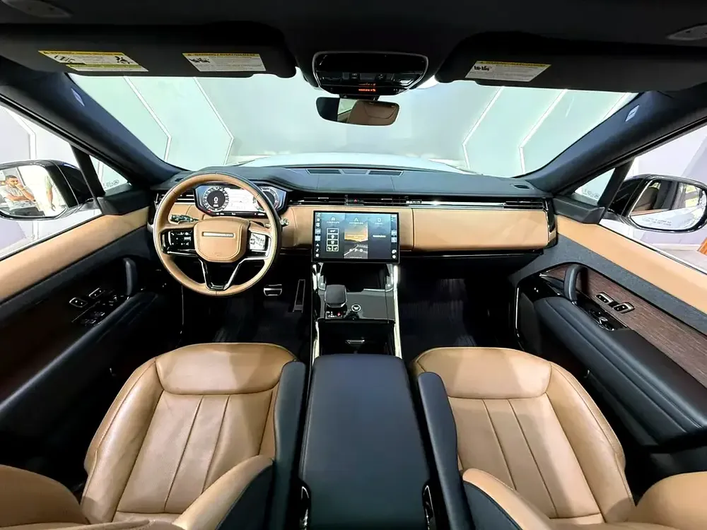 2024 Land Rover Range Rover Sport P400 Dynamic HSE - Image 11
