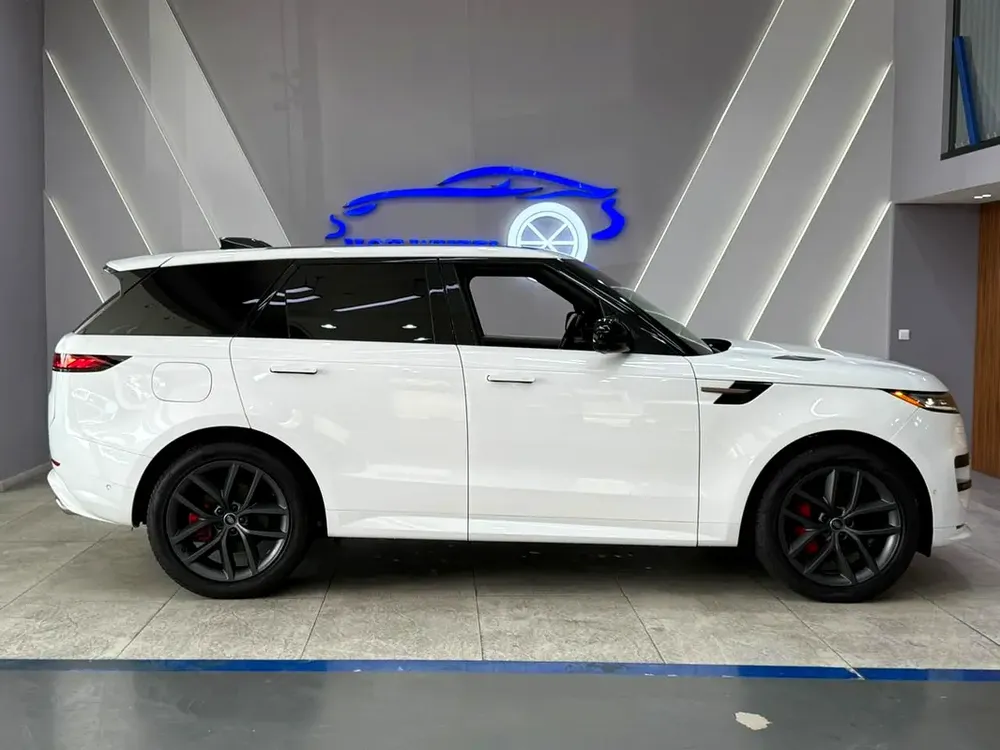 2024 Land Rover Range Rover Sport P400 Dynamic HSE - Image 6
