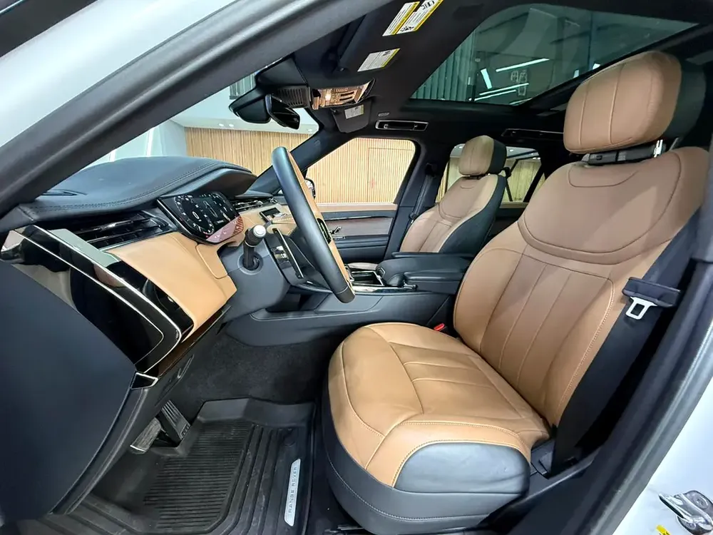 2024 Land Rover Range Rover Sport P400 Dynamic HSE - Image 9