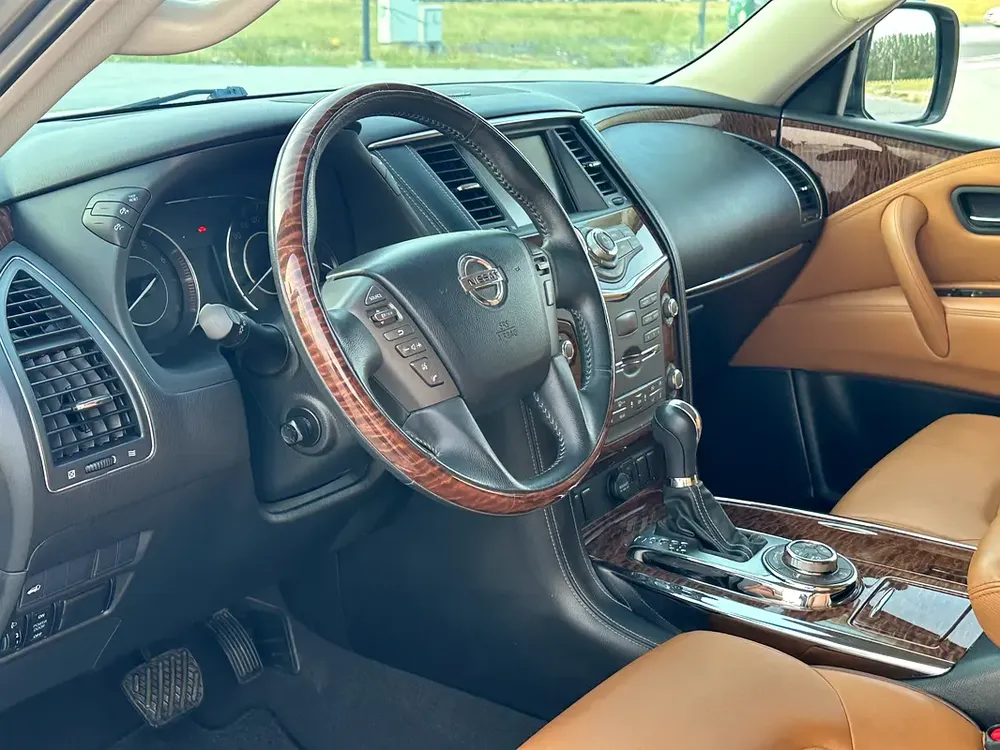 Nissan Patrol Platinum 2018 - GCC Specs car  perfect condition inside and outside full option 360 m - Image 11
