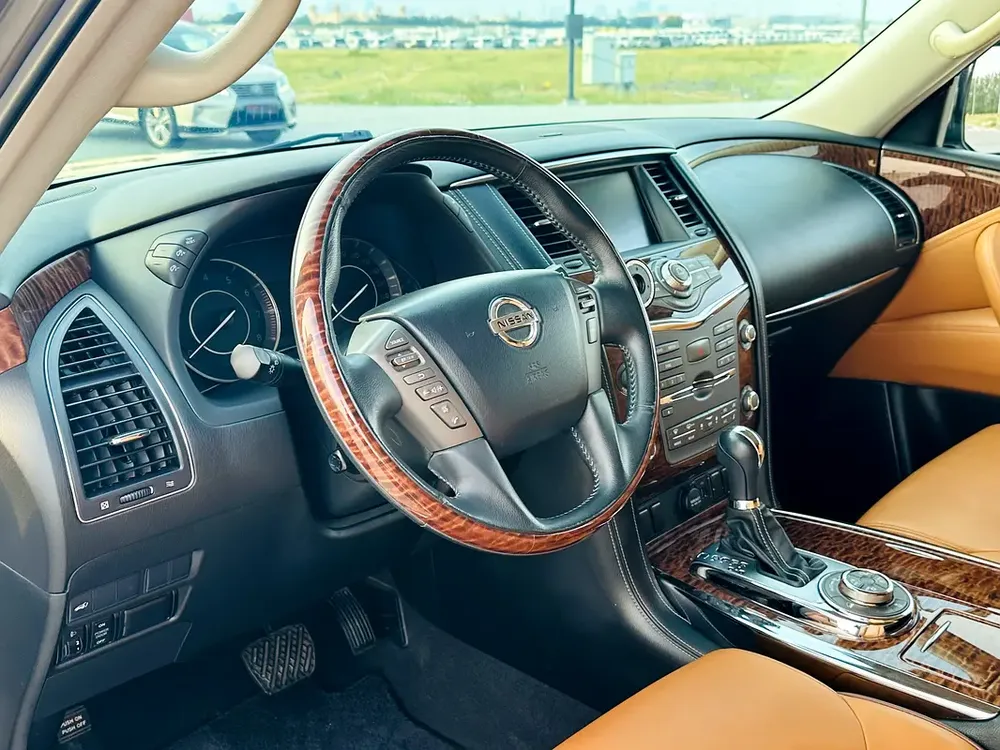 Nissan Patrol Platinum 2018 - GCC Specs car  perfect condition inside and outside full option 360 m - Image 13