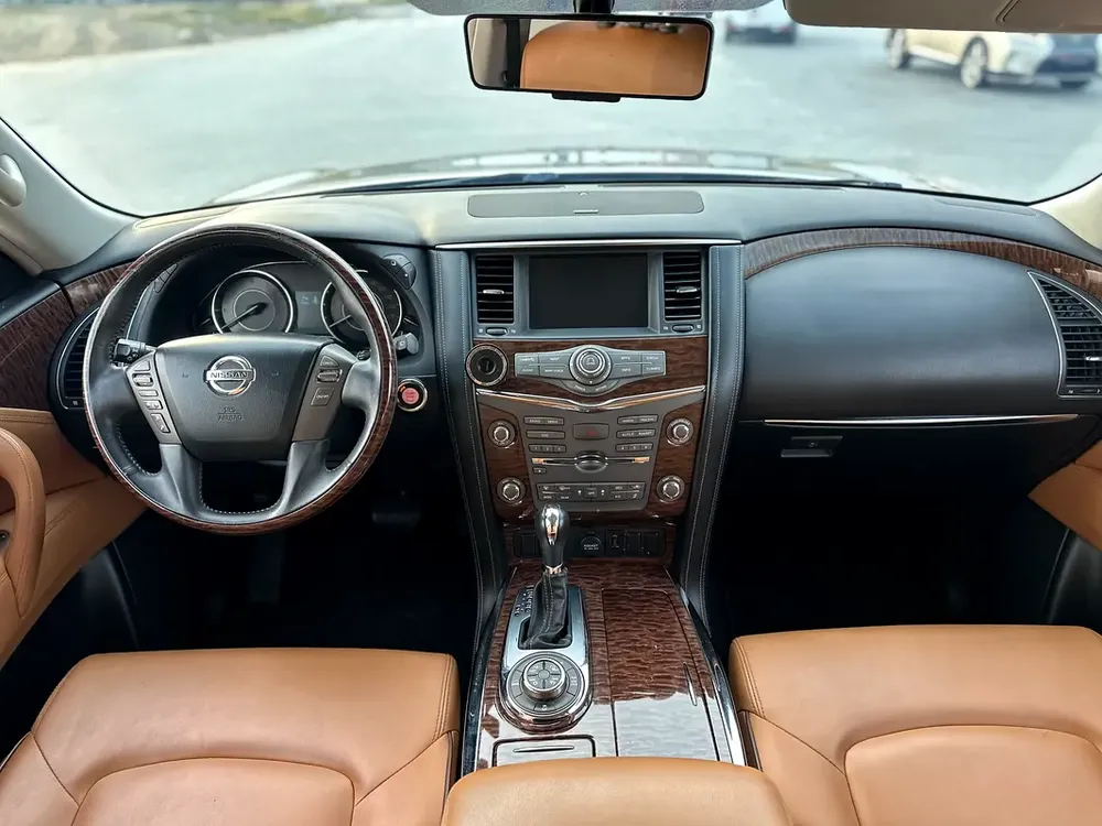 Nissan Patrol Platinum 2018 - GCC Specs car  perfect condition inside and outside full option 360 m - Image 14