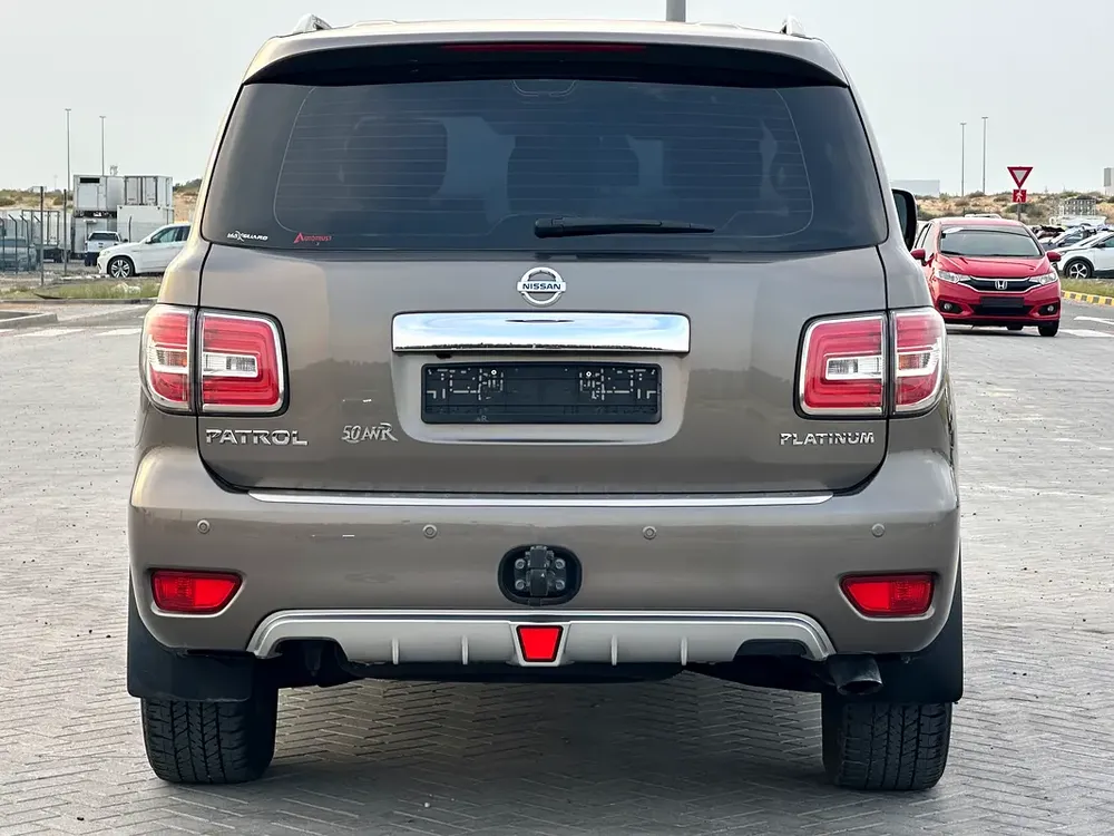 Nissan Patrol Platinum 2018 - GCC Specs car  perfect condition inside and outside full option 360 m - Image 18