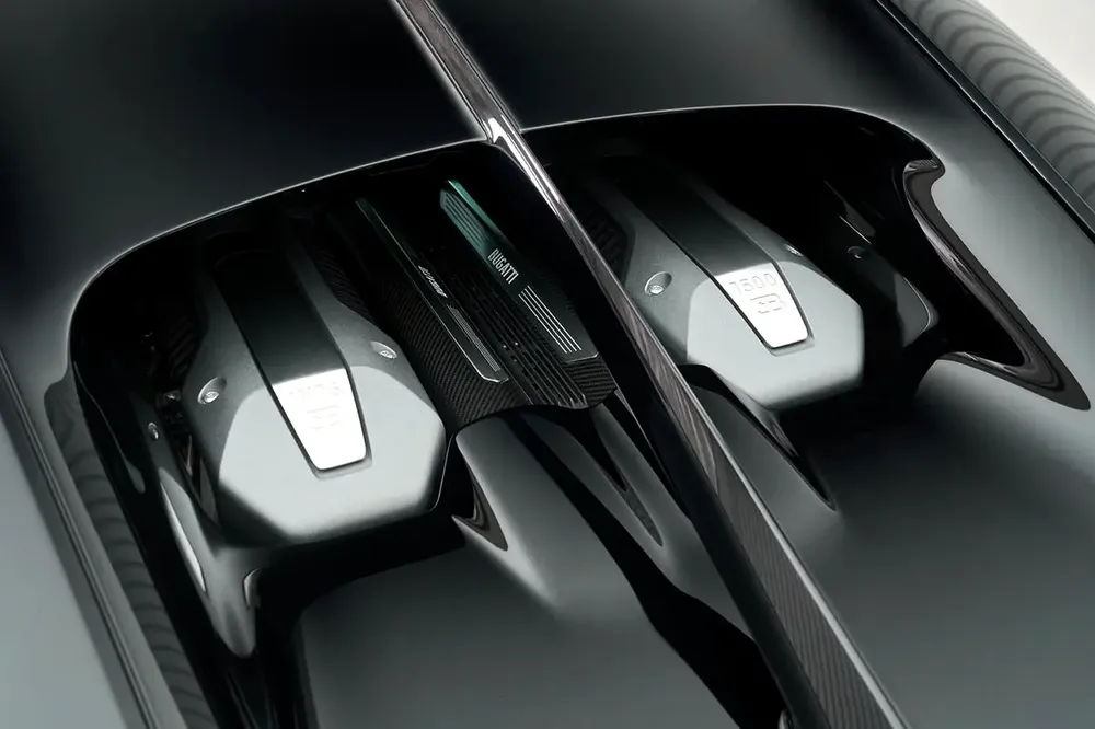 BUGATTI CHIRON, 2020, GCC SPECS, IMMACULATE CONDITION - Image 16