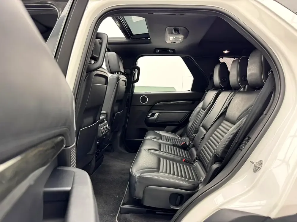 2018 Land Rover Discovery HSE Si6, Land Rover Service History, 1 Year Warranty, GCC - Image 13