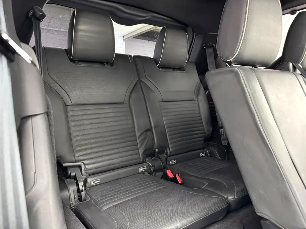 2018 Land Rover Discovery HSE Si6, Land Rover Service History, 1 Year Warranty, GCC - Image 16