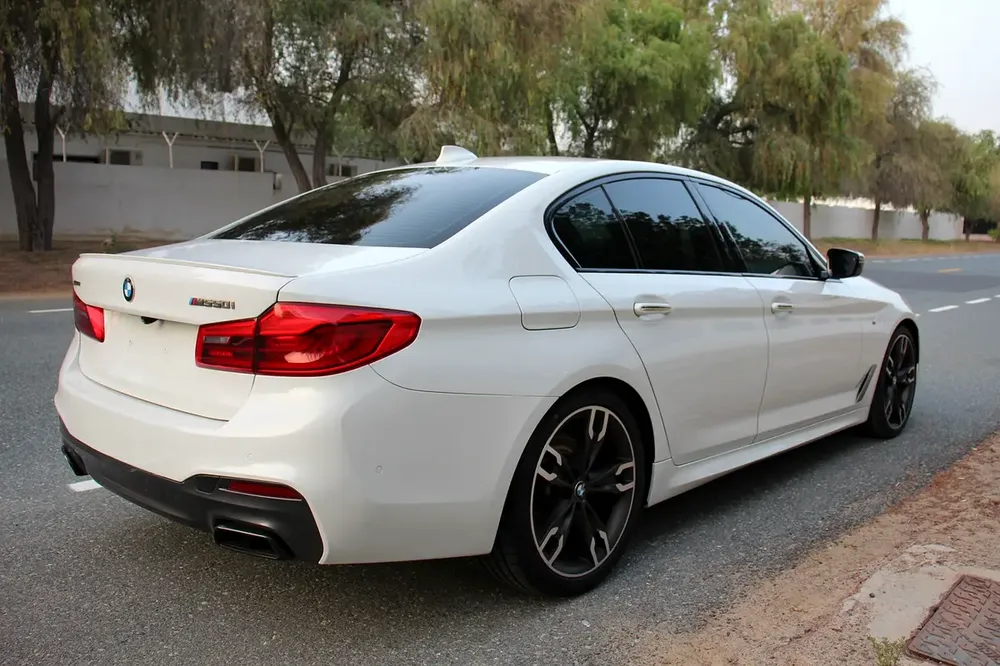 BMW M550i xDrive V8 2018 | GCC Specs | Pristine Condition - Image 7