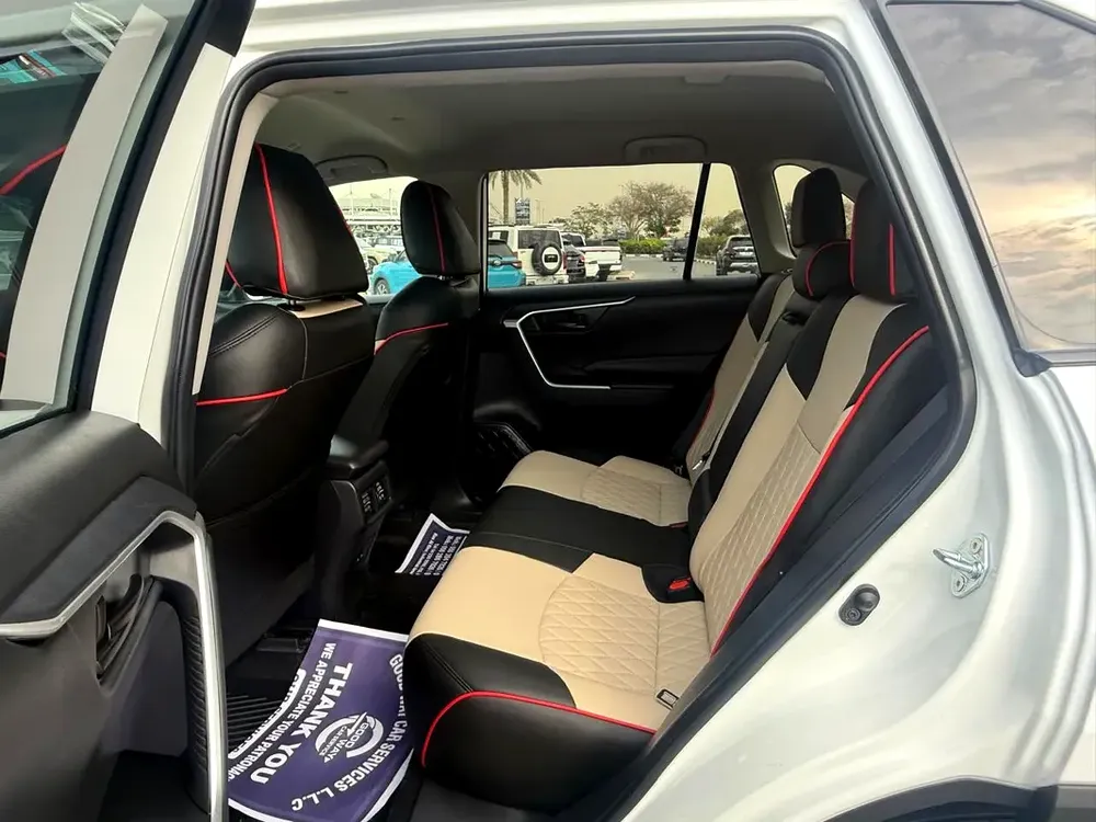 2025 TOYOTA RAV4 ADVENTURE KIT AWD LOW KM CANADA SPEC - Image 10