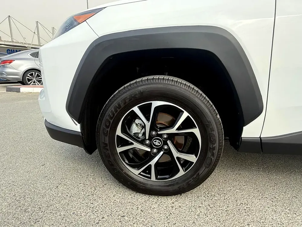 2025 TOYOTA RAV4 ADVENTURE KIT AWD LOW KM CANADA SPEC - Image 15