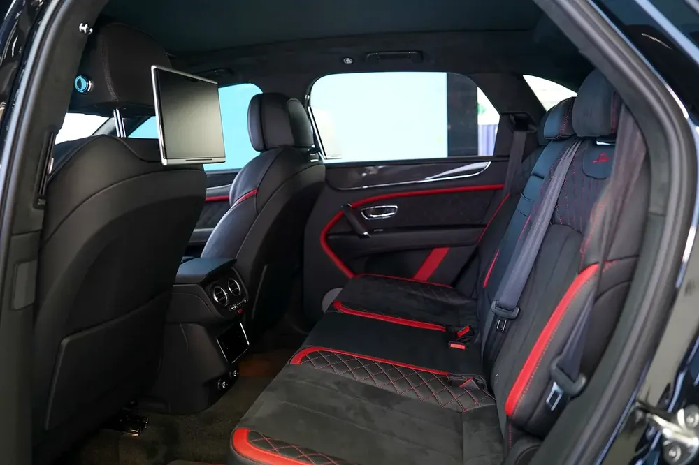 BENTAYGA SPEED W12 | CARBON INTERIOR | REAR ENTERTAINMENT | PANORAMIC ROOF | WARRANTY AVAILABLE - Image 10