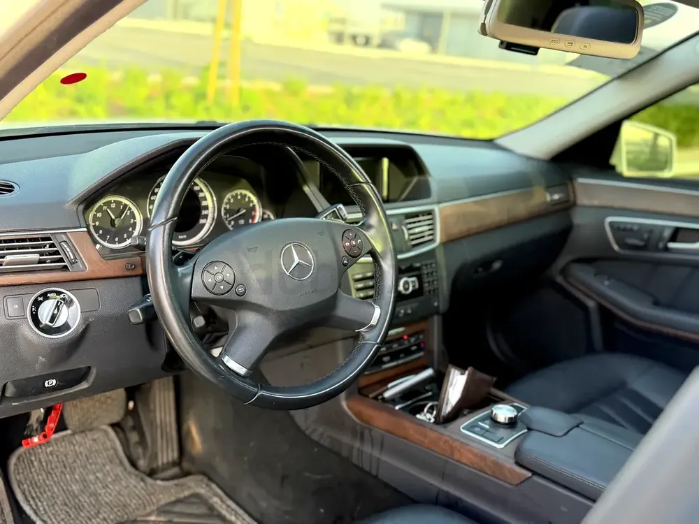 2013 Mercedes-Benz E-Class E 300 | Korean Specs | Excellent Condition - Image 15