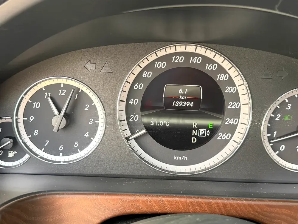 2013 Mercedes-Benz E-Class E 300 | Korean Specs | Excellent Condition - Image 7