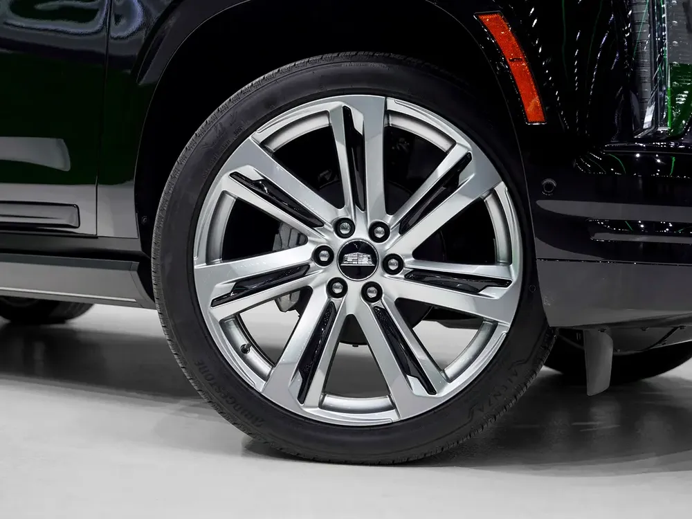 3 YEARS FREE SERVICE - WARRANTY, BRAND NEW SPORT PLATINUM ( THE HIGHEST SPEC ) ESCALADE - Image 7