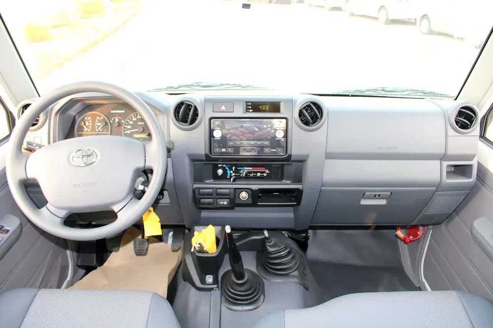 LHD - TOYOTA LANDCRUISER 78 4.5L V8 DIESEL 9 SEATER TROOP CARRIER STD - MANUAL , EXPORT ONLY AFRICA - Image 10