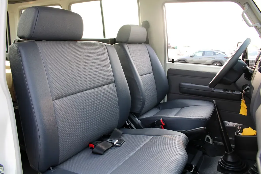 LHD - TOYOTA LANDCRUISER 78 4.5L V8 DIESEL 9 SEATER TROOP CARRIER STD - MANUAL , EXPORT ONLY AFRICA - Image 17