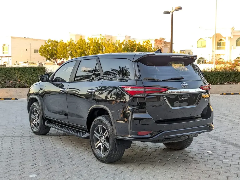 TOYOTA FORTUNER 2020 FACELIFTED 2025 GCC V4 2.7L IN EXCELLENT CONDITION - Image 12