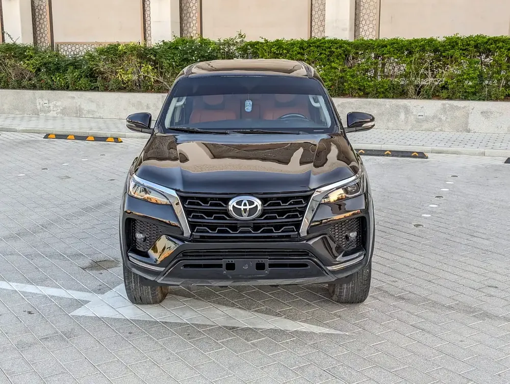 TOYOTA FORTUNER 2020 FACELIFTED 2025 GCC V4 2.7L IN EXCELLENT CONDITION - Image 16