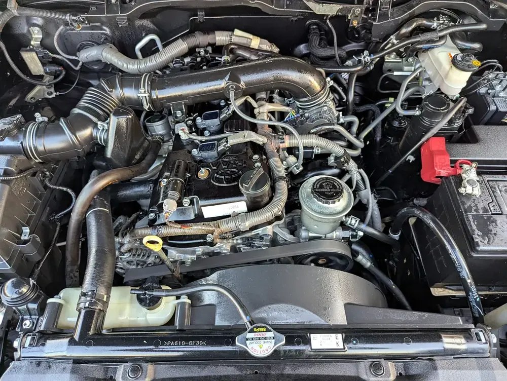 TOYOTA FORTUNER 2020 FACELIFTED 2025 GCC V4 2.7L IN EXCELLENT CONDITION - Image 9