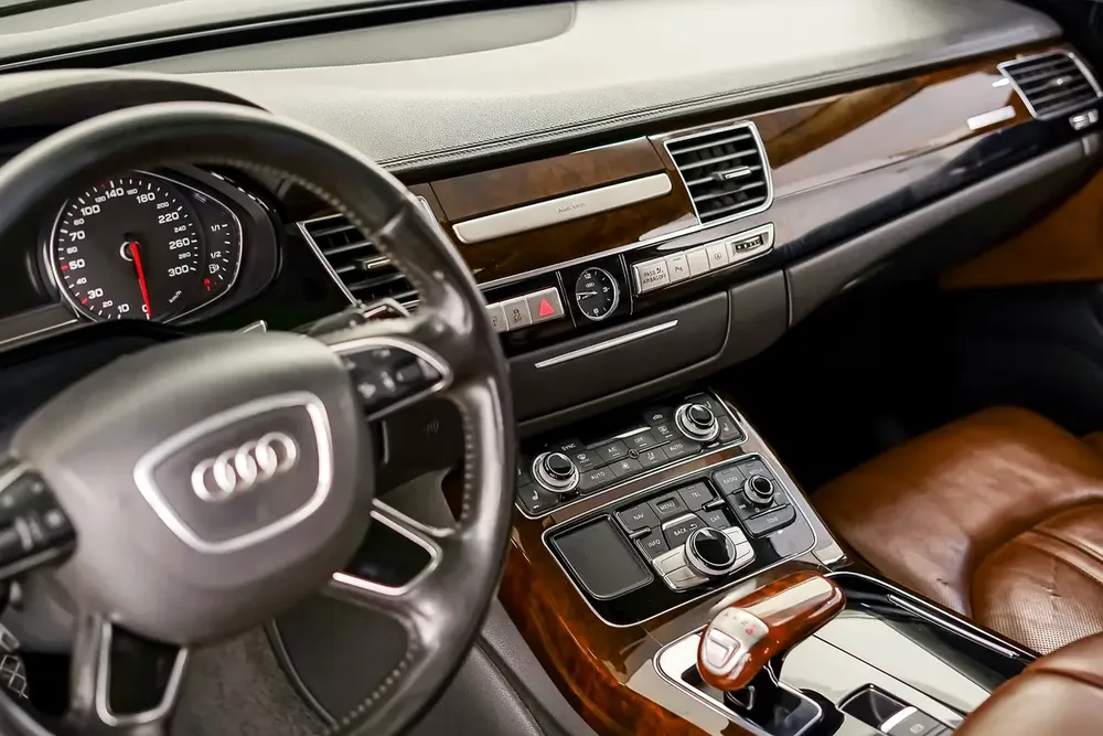 AED 1391 PM | AUDI A8L 50TFSI 2015 | HIGH OPTIONS | WELL MAINTAINED | 1 YEAR WARRANTY | GCC - Image 12