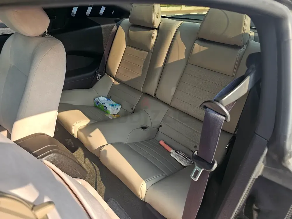 FORD MUSTANG 2014 V6 PREMIUM GULF GCC FULLY SERVICED ONE OWNER LIKE NEW CONDITION VERY CLEAN WELL MA - Image 13