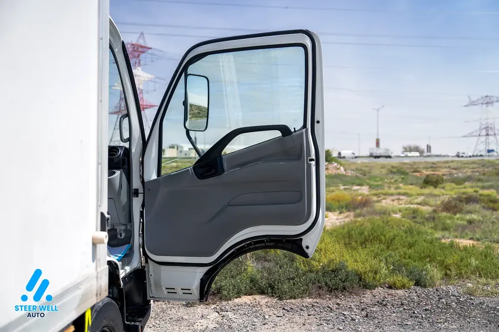Hino 300 916 - 2019 - GCC Specs - Reliable and Ready to Work - Image 15