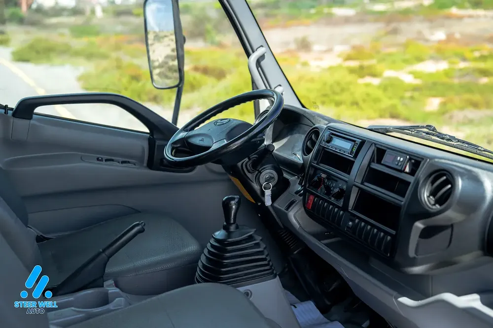 Hino 300 916 - 2019 - GCC Specs - Reliable and Ready to Work - Image 18