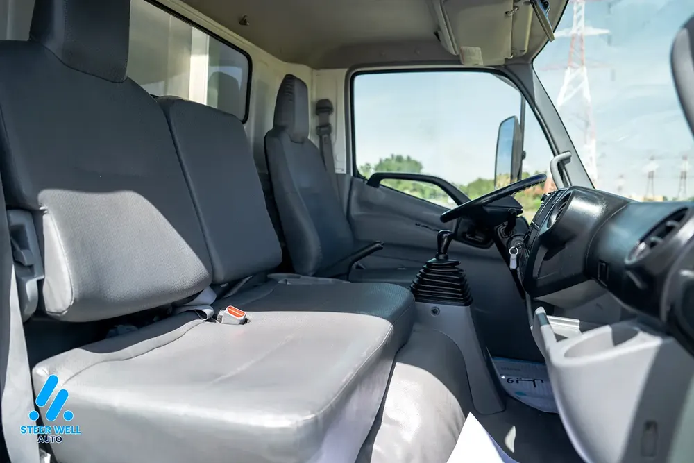 Hino 300 916 - 2019 - GCC Specs - Reliable and Ready to Work - Image 19