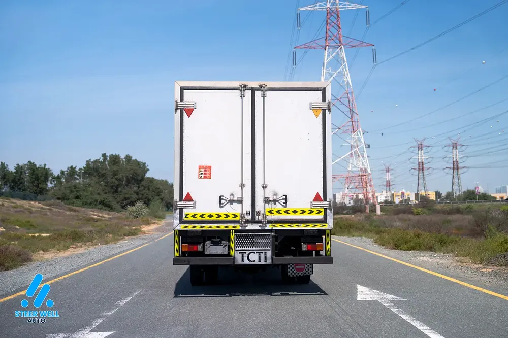 Hino 300 916 - 2019 - GCC Specs - Reliable and Ready to Work - Image 7
