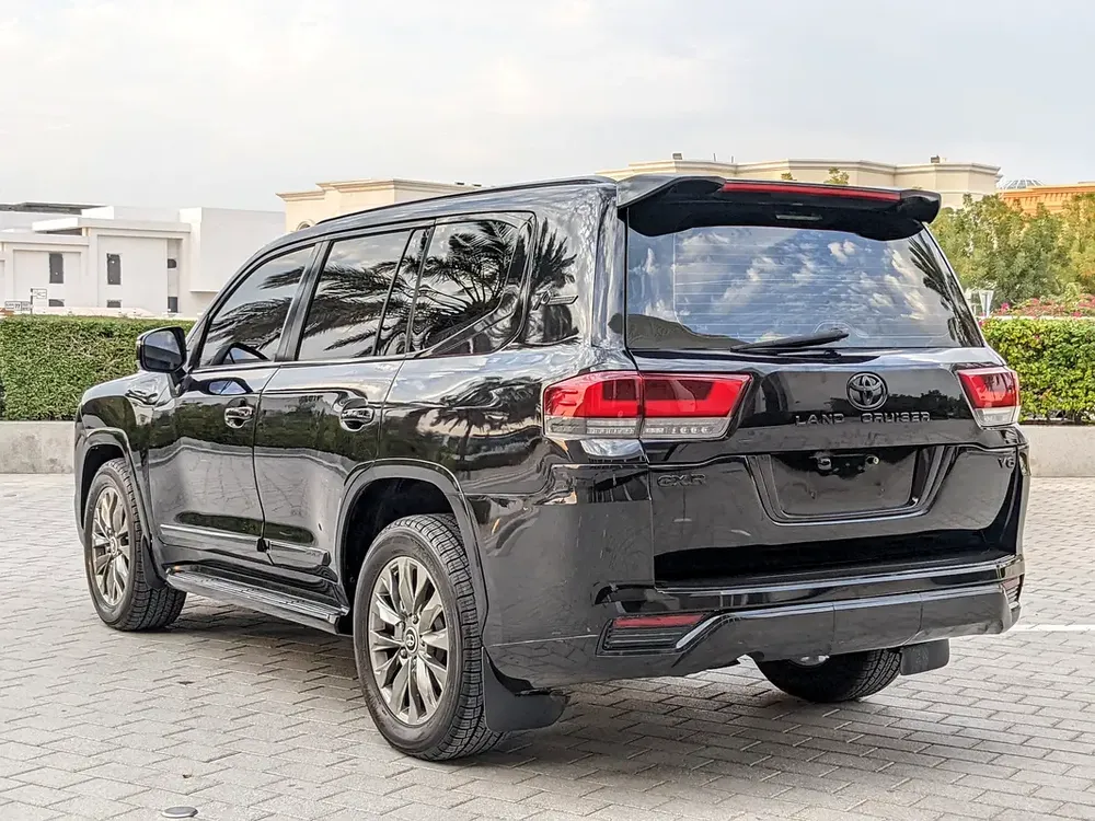 TOYOTA LAND CRUISER 2009 FACELIFTED 2025 WITH INTERIOR AND EXTERIOR GCC IN EXCELLENT CONDITION - Image 10