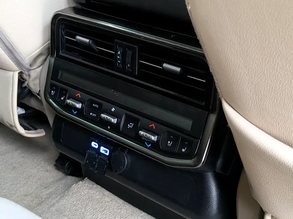 TOYOTA LAND CRUISER 2009 FACELIFTED 2025 WITH INTERIOR AND EXTERIOR GCC IN EXCELLENT CONDITION - Image 14