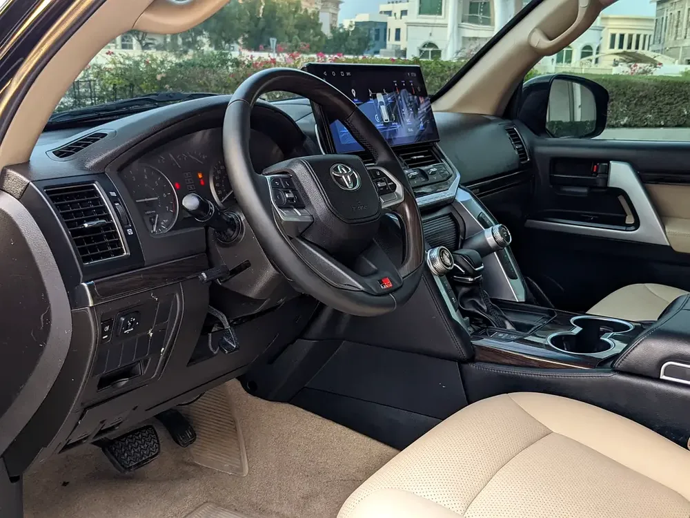TOYOTA LAND CRUISER 2009 FACELIFTED 2025 WITH INTERIOR AND EXTERIOR GCC IN EXCELLENT CONDITION - Image 18