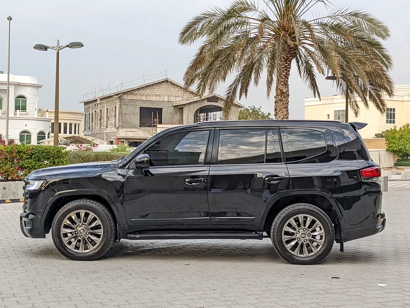TOYOTA LAND CRUISER 2009 FACELIFTED 2025 WITH INTERIOR AND EXTERIOR GCC IN EXCELLENT CONDITION - Image 7