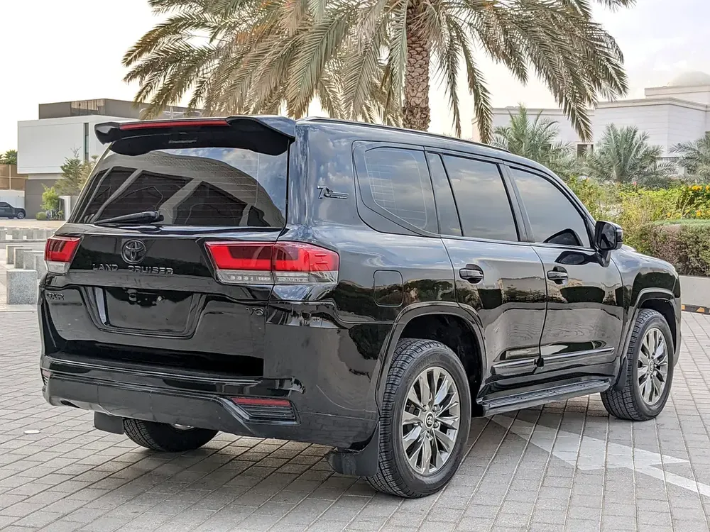 TOYOTA LAND CRUISER 2009 FACELIFTED 2025 WITH INTERIOR AND EXTERIOR GCC IN EXCELLENT CONDITION - Image 9