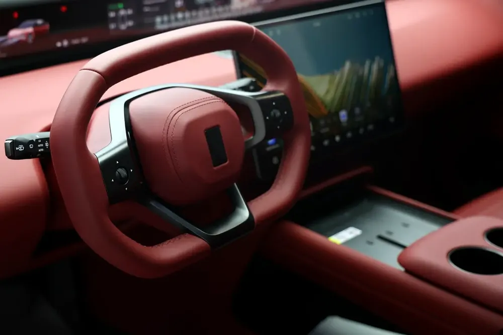 Avatr 06 Ultra EV Edition AWD 2025 Red/Red (Highest Option) - Image 15