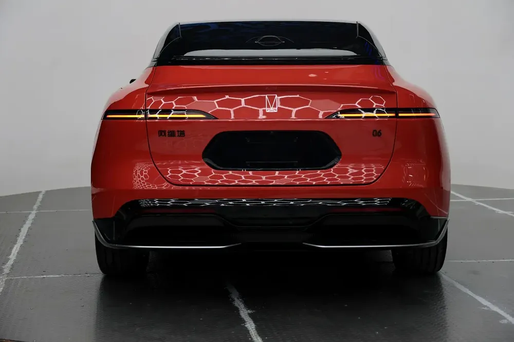 Avatr 06 Ultra EV Edition AWD 2025 Red/Red (Highest Option) - Image 5