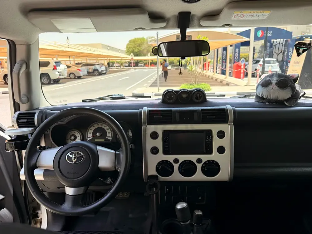 Toyota FJ Cruiser GXR 2015 GCC Specs - Excellent Condition - Image 10