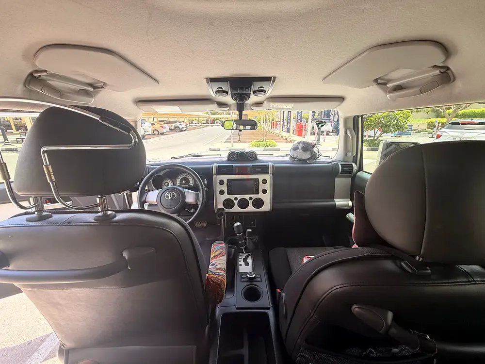 Toyota FJ Cruiser GXR 2015 GCC Specs - Excellent Condition - Image 12