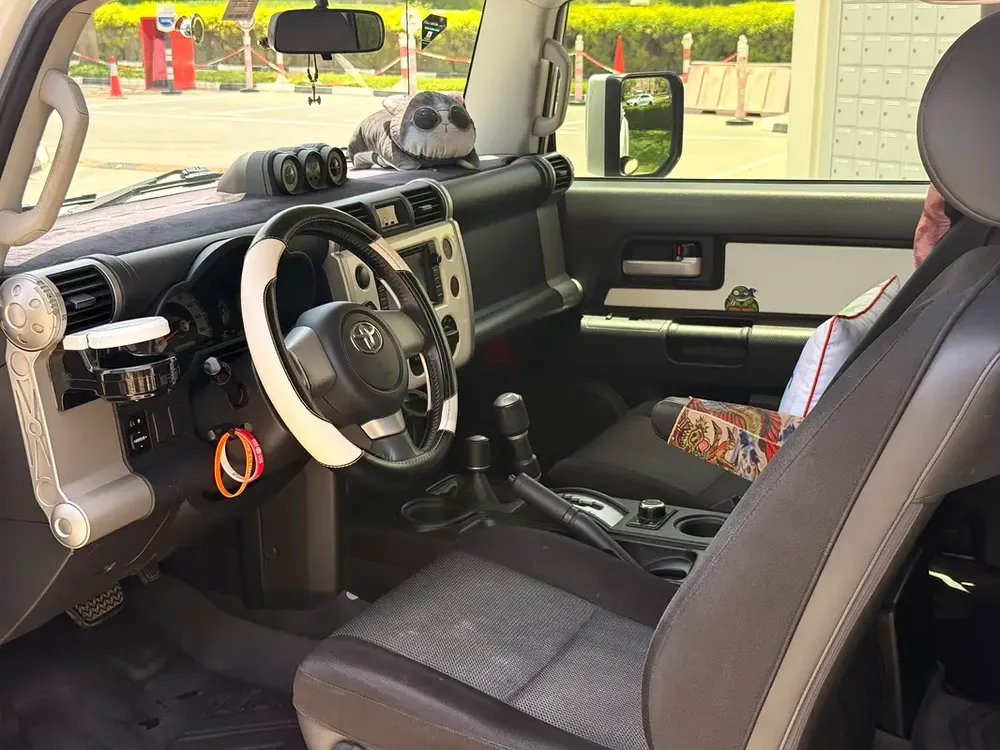 Toyota FJ Cruiser GXR 2015 GCC Specs - Excellent Condition - Image 9