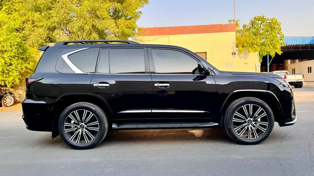 Lexus LX 570 2009 facelift to 2016 GCC Specs - Image 15