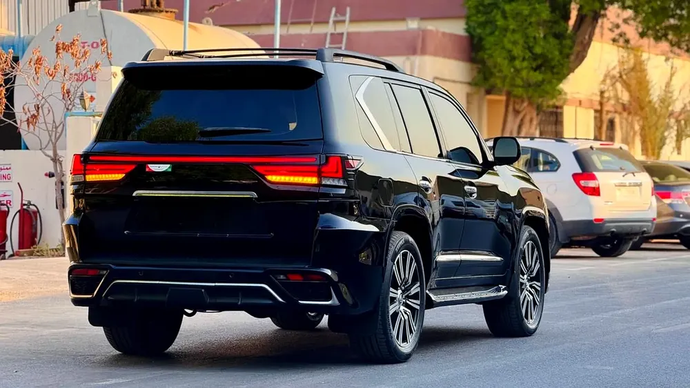Lexus LX 570 2009 facelift to 2016 GCC Specs - Image 5