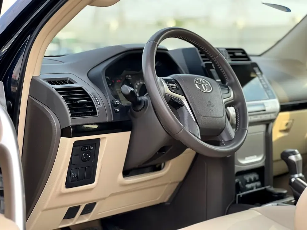 2022 Toyota Prado TXL Full Option 4.0L V6 - AWD 4x4 GCC- Electric Seat - Rear CAM & Sensors - Co - Image 10